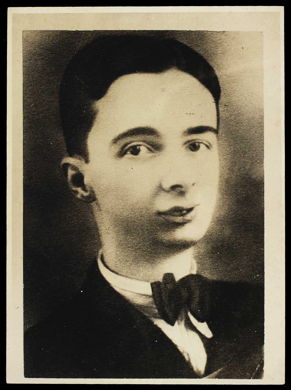 Noel Rosa e Marilia Batista ao violão